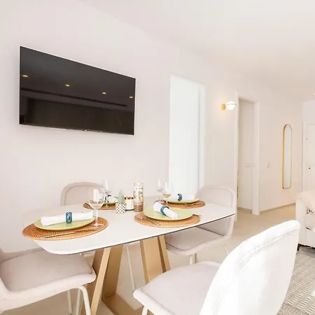 Апартаменты Banus - Playas Del Duque Beachside Complex