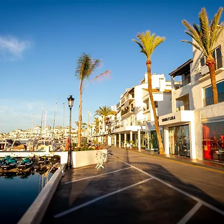 Banus - Banus - Playas Del Duque - Luxury 2br - 2ba - Heart Of Puerto Banus Direct Access - Steps From Marina & El Corte Ing Luxury Shopping - 35,000 M2 Tropical Gardens - 3 Pools - 2 Onsite Restaurants - Ideal For Families
