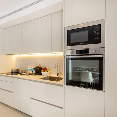 Banus - Banus - Playas Del Duque - Luxury 2br - 2ba - Heart Of Puerto Banus Direct Access - Steps From Marina & El Corte Ing Luxury Shopping - 35,000 M2 Tropical Gardens - 3 Pools - 2 Onsite Restaurants - Ideal For Families
