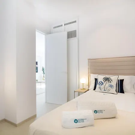 Banus - Banus - Playas Del Duque - Luxury 2br - 2ba - Heart Of Puerto Banus Direct Access - Steps From Marina & El Corte Ing Luxury Shopping - 35,000 M2 Tropical Gardens - 3 Pools - 2 Onsite Restaurants - Ideal For Families
