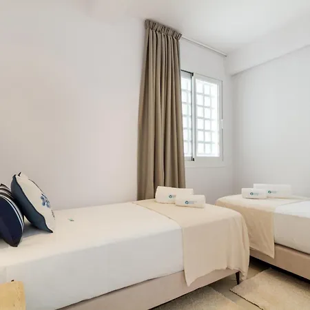 Banus - Banus - Playas Del Duque - Luxury 2br - 2ba - Heart Of Puerto Banus Direct Access - Steps From Marina & El Corte Ing Luxury Shopping - 35,000 M2 Tropical Gardens - 3 Pools - 2 Onsite Restaurants - Ideal For Families